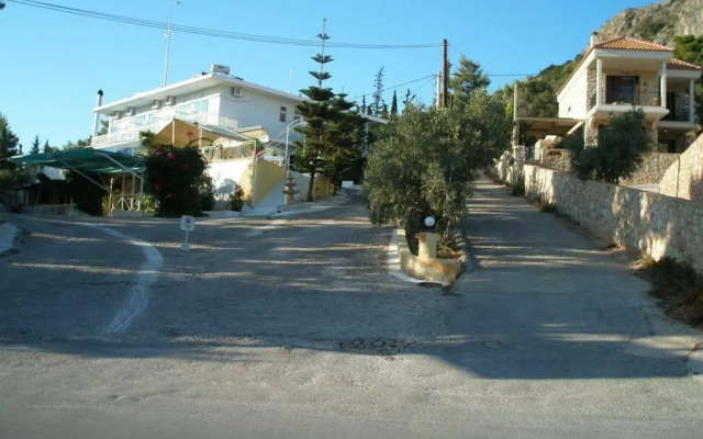Tolon Beach Hotel