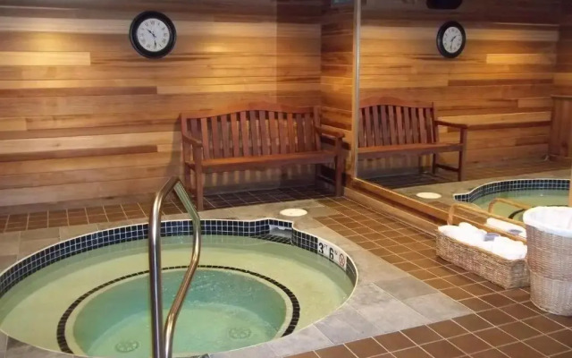 The Common Man Inn & Restaurant