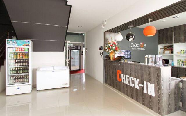 The Zell Budget Hotel Buriam