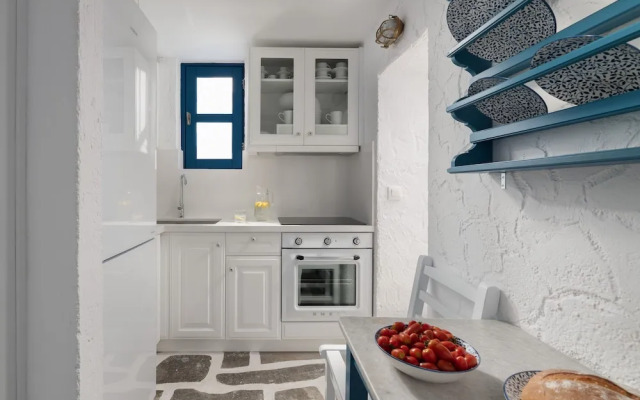 Kalathos Square Luxury Suites