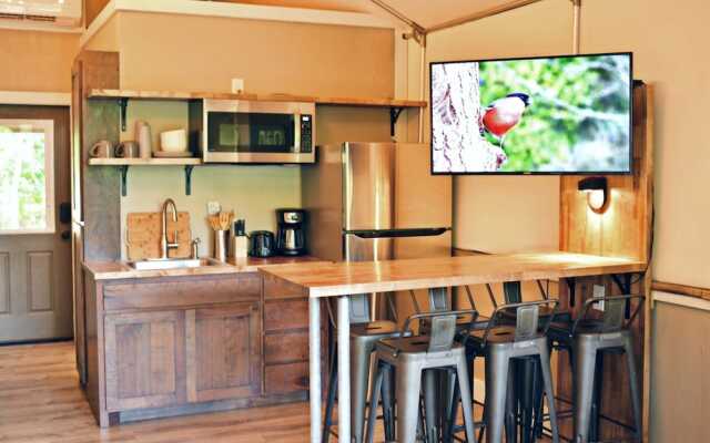 9 Son's Geronimo - Birdhouse Cabin