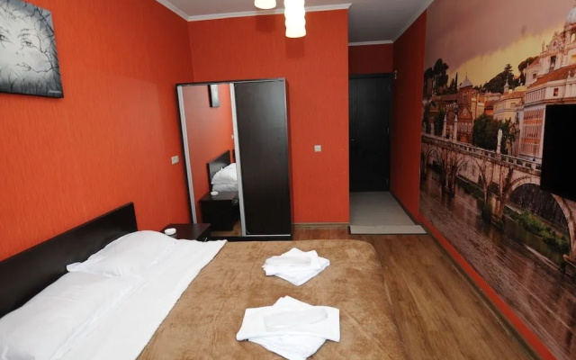 Hotel White