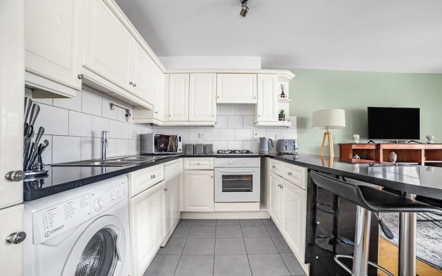 The Canary Wharf Flat