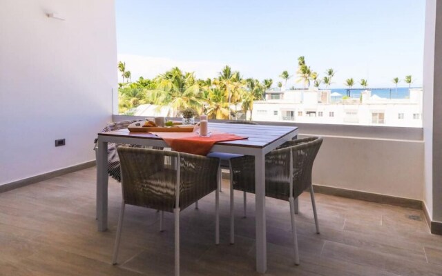 Elegant and Spacious Penthouse With Ocean View