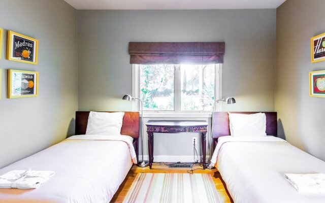 Gracious Living, Pool, and Privacy in Wine Country, Sonoma by RedAwnin