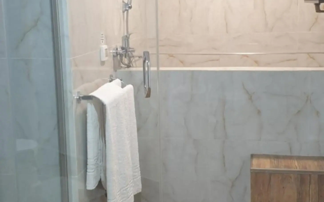 DISCREET ROOMS - ULTRACENTRAL - jacuzzi cu hidromasaj