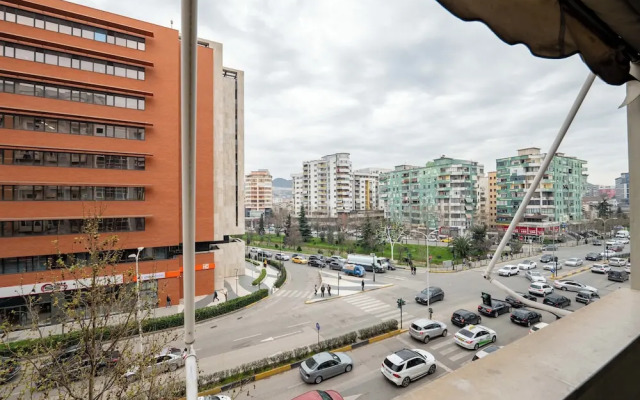 Tirent Apartment-Spacious 2-Bedroom Stay in Delijorgji Tirana