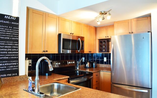 Modern High Rise 1 Bedroom in Downtown Toronto