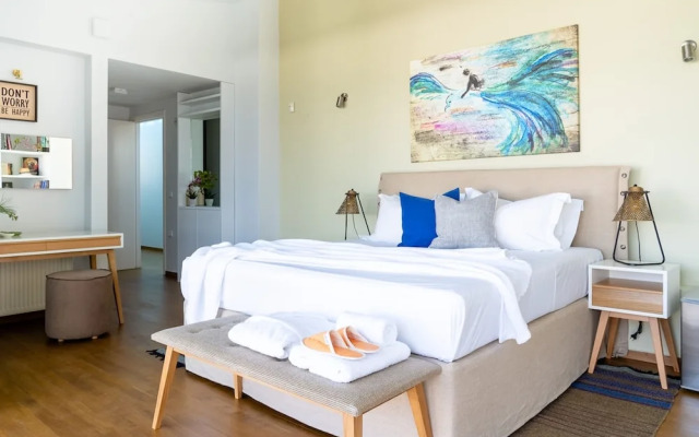 Lefkon Villa With Pool by the Sea - N Peloponnese