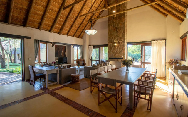 Leopard's Lair Bush Lodge