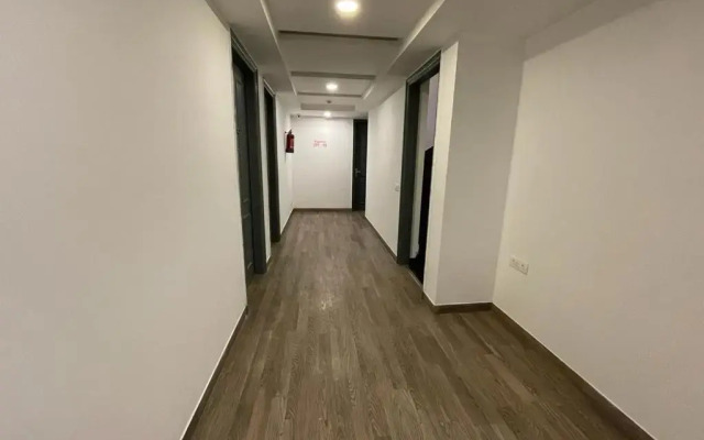 Saltstayz Express - Golf Course Road & DLF Phase-1