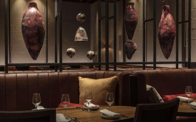 Next Hotel Melbourne, Curio Collection by Hilton