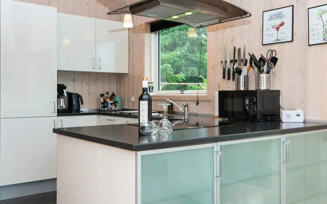 6 Person Holiday Home in Frostrup
