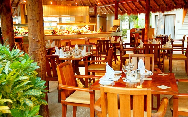 Laguna Suites Golf & Spa