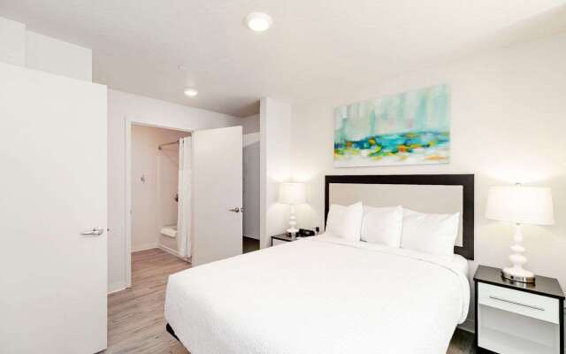 Soka Suites Dallas - Las Colinas