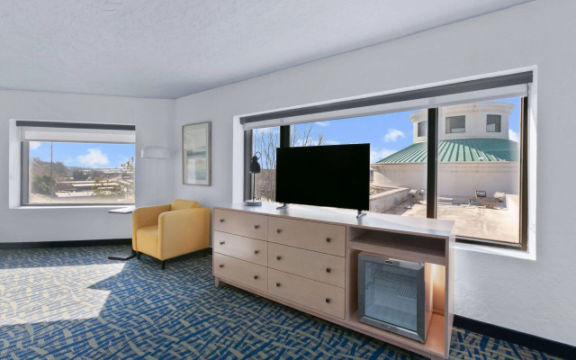 Mulberry, a Wyndham Hotel