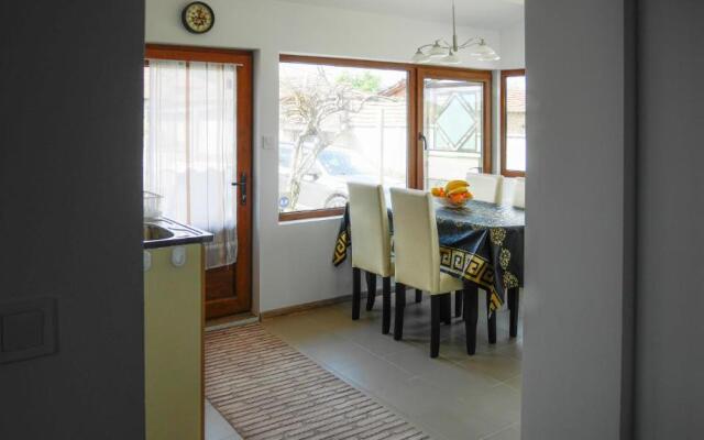 Srebarna Lakeview Apartments