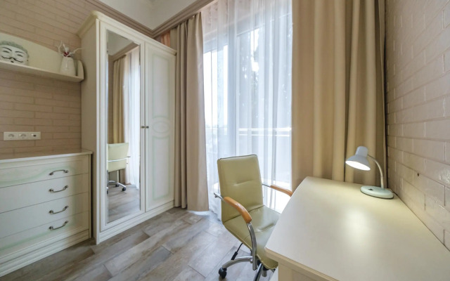 Tour-Voyazh (Тур-Вояж) на улице Черноморская