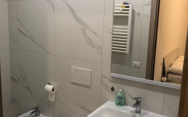 Room In Apartment Two Flowers Guest House