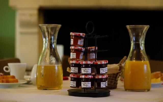 Logis Hotel Le Blason de Provence