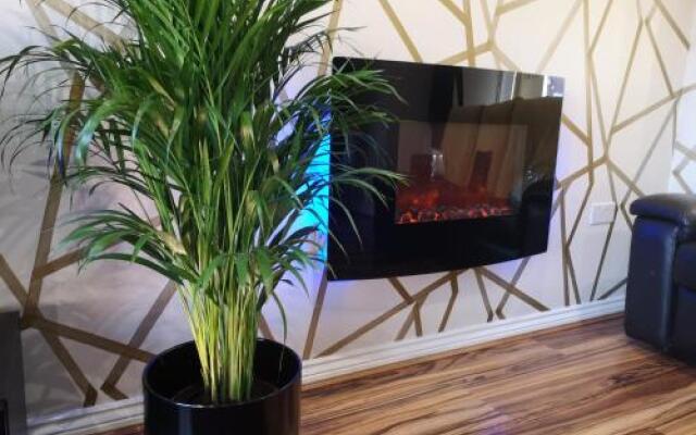 Nightingale Gardens - 4 Bed Detached House - Manchester