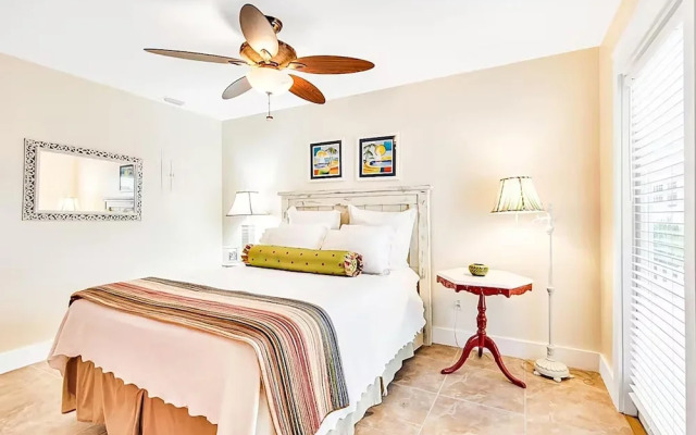 Relax Awhile - Carriage House