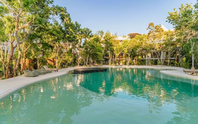 Anana Yaaxlum 105 S Oasis Pool and Jacuzzi