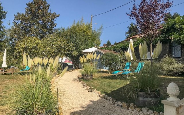 Renovated house with private swimming pool, close to Villefranche-du-Périgord.