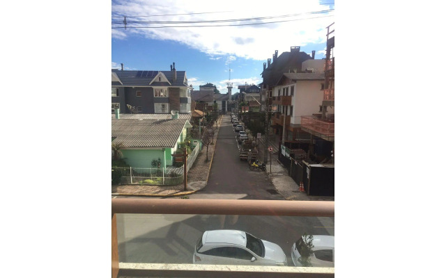 L' Adresse Reserve 203A