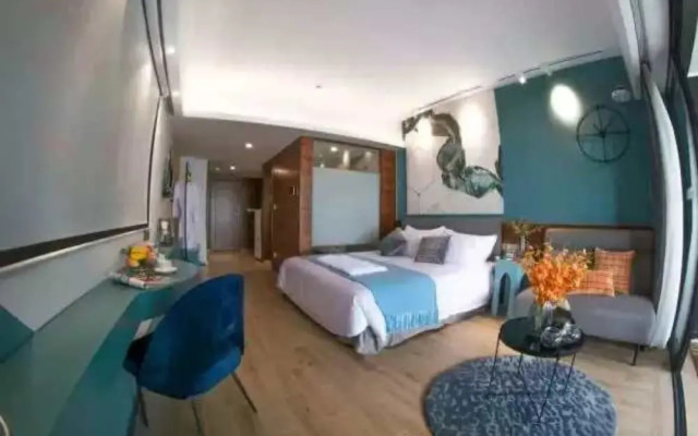 Yi Shu Jing Pin Holiday Hotel