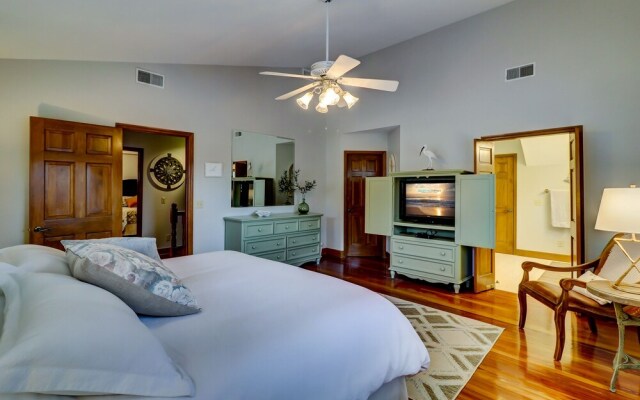 4 Iron Clad Holiday Home