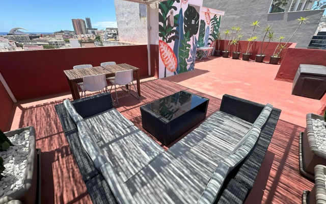 Santa Cruz Luxury Low-Cost Apartment with Terrace & Views
