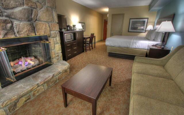 Greystone Lodge on the River