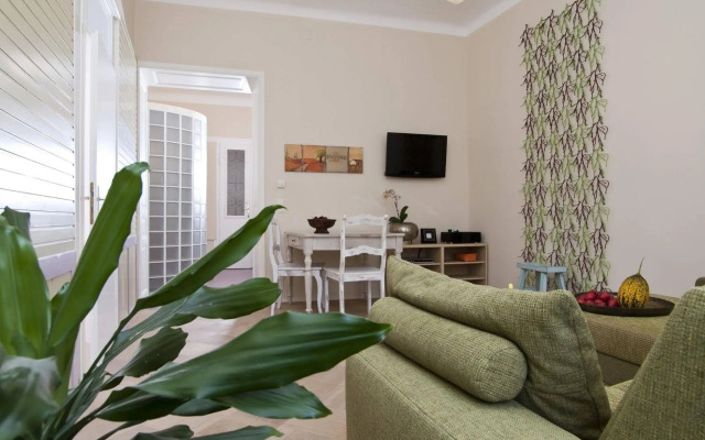 The Rooms Apartments