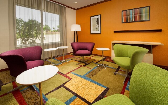 Fairfield Inn & Suites Marshall