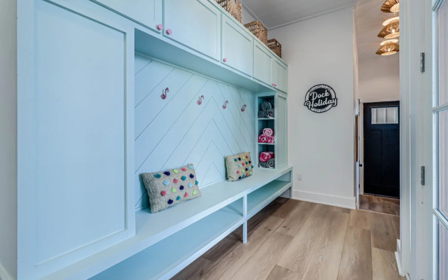 Dock Holiday 212 COA