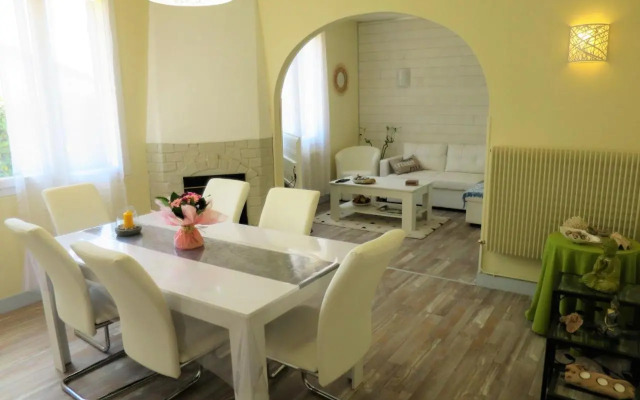 Holiday Home Les Hirondelles - ADS185