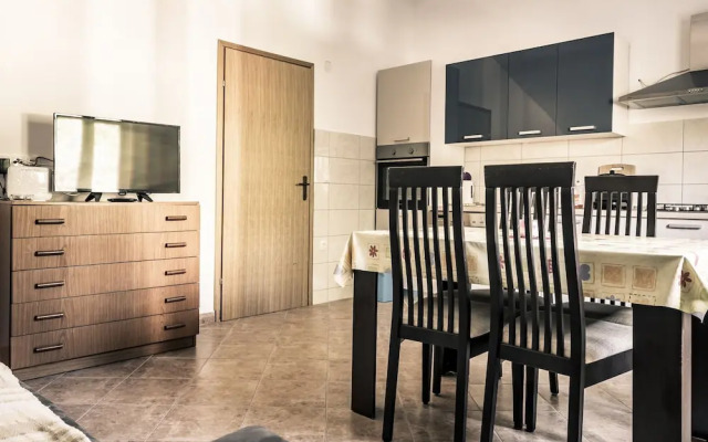 Toma - 5m From the sea With Parking - A2