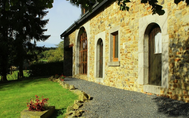 Charming Holiday Home in Halleux with Garden