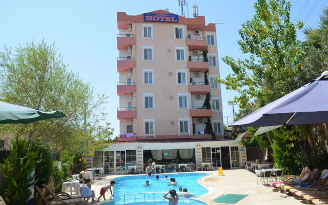 Megas Hotel