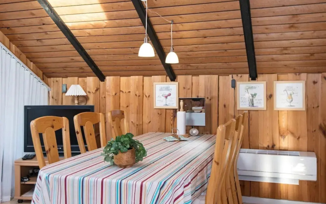 6 Person Holiday Home in Farvang