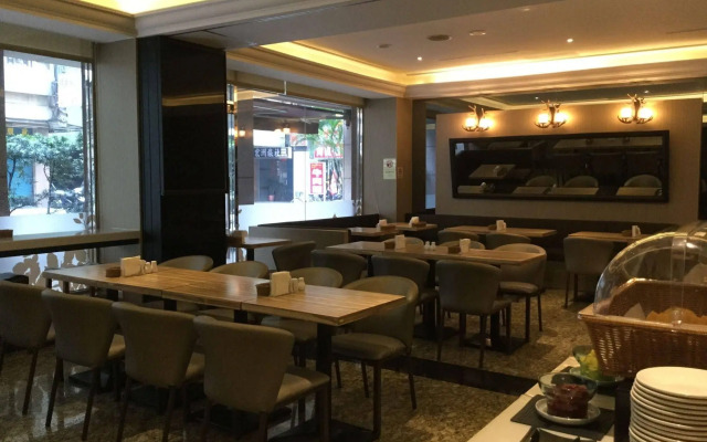 East Dragon Hotel