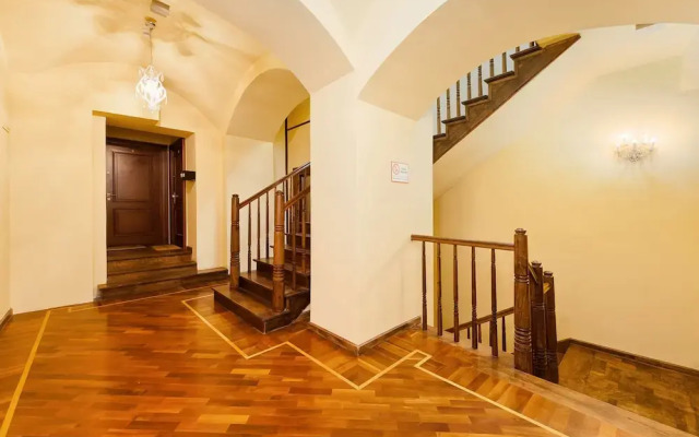 Cracovian Suite by Loft Affair