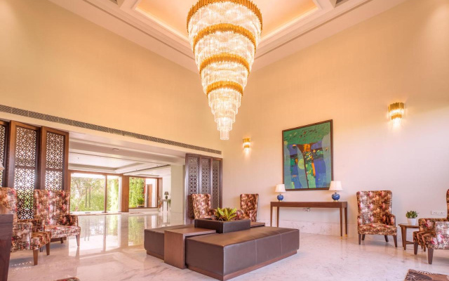 The Lalita Grand
