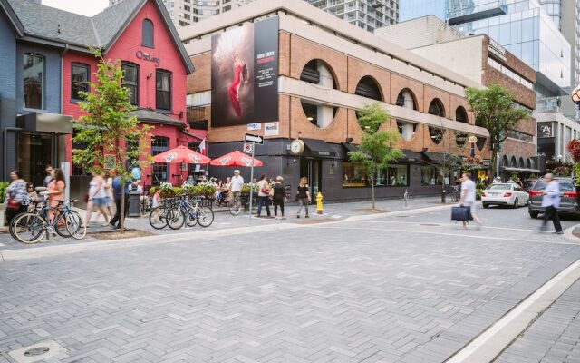 Yorkville Plaza by QuickStay