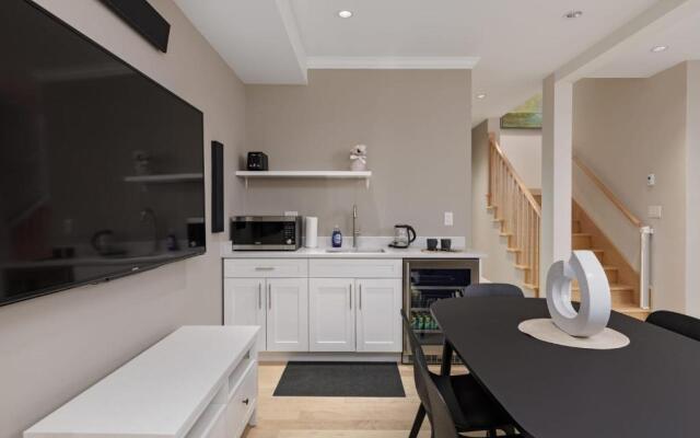 Stunning 3 Bedroom Secondary Suite N Van