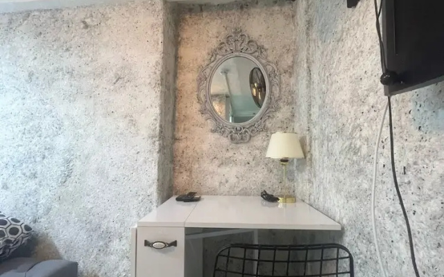 Taksim Cinar Suit