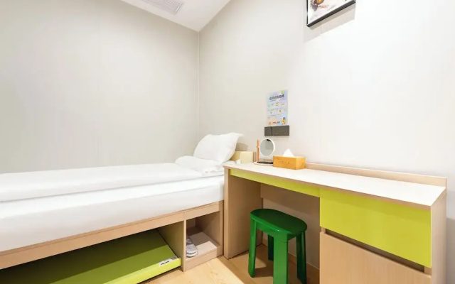 Lemon Hotel- New World Shopping Mall
