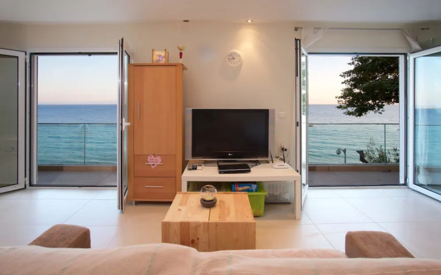 Infinity Beach House