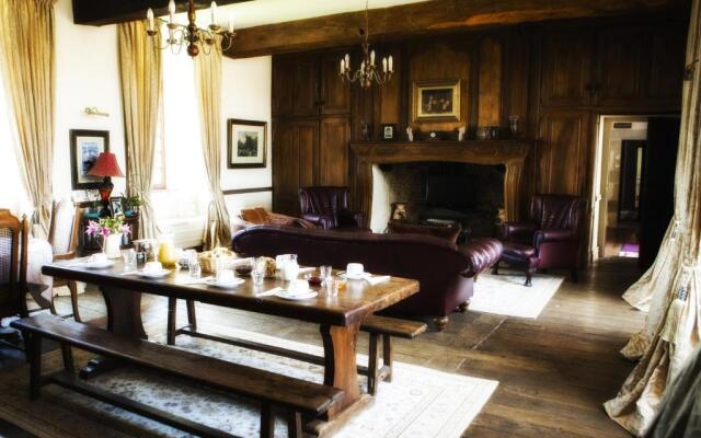 Manoir Courtyard cottage rental Vendee